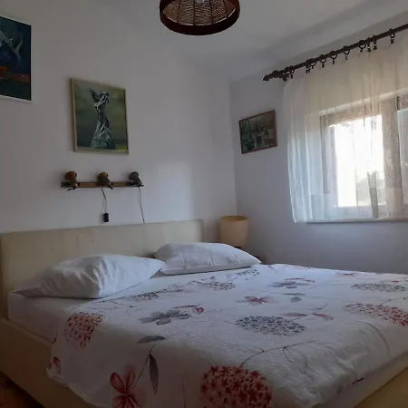 Mirjana Apartamento *