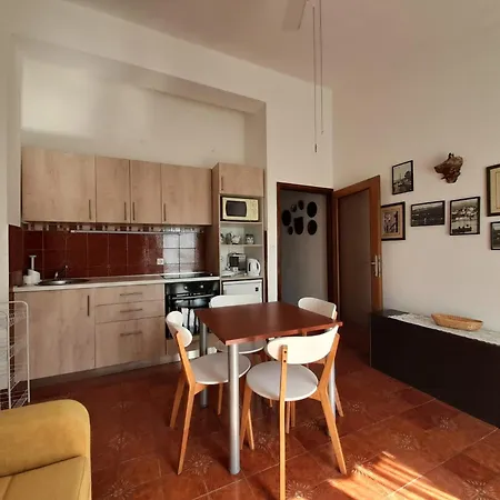 Mirjana Apartamento