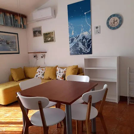 Apartment Mirjana 150m From The Novi Vinodolski